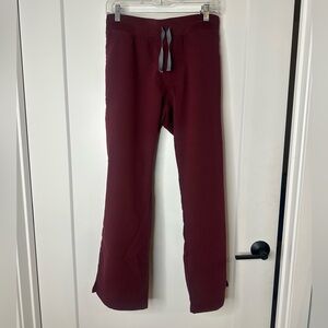 FIGS Kade Cargo Scrub Pants in Burgundy | Size Petite 2XL | NWT
